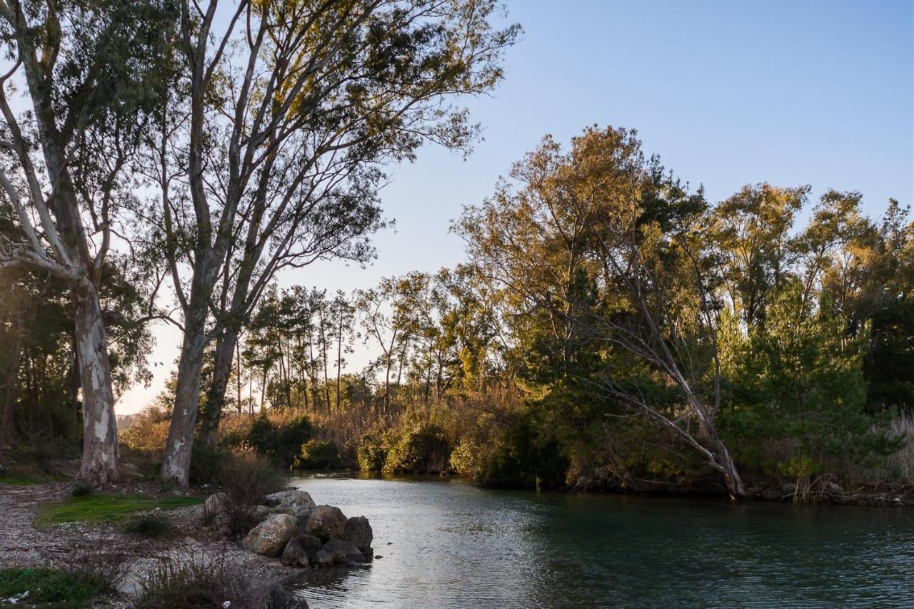 Merlyn Rooms Into The Nature, 100M From The Beach Dafnila Extérieur photo