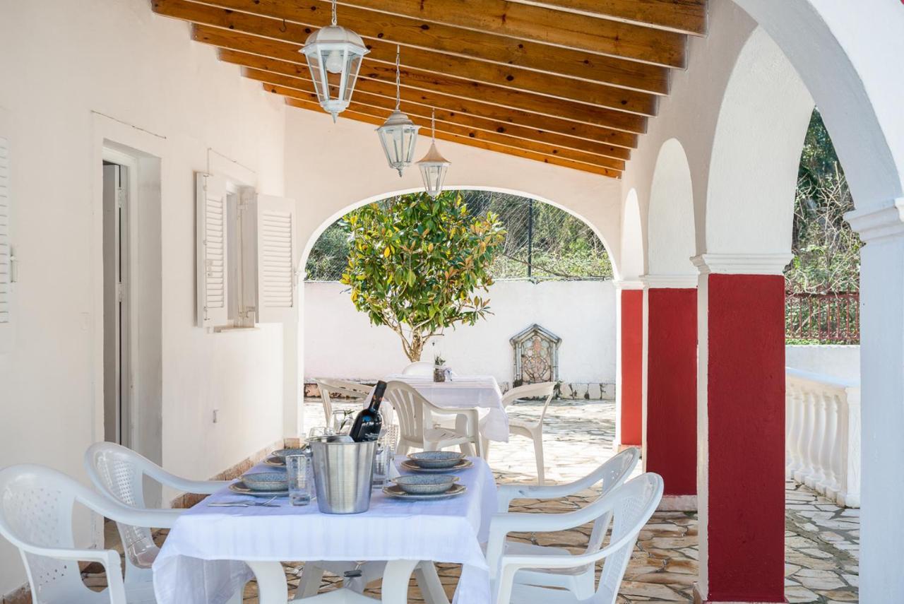 Merlyn Rooms Into The Nature, 100M From The Beach Dafnila Extérieur photo