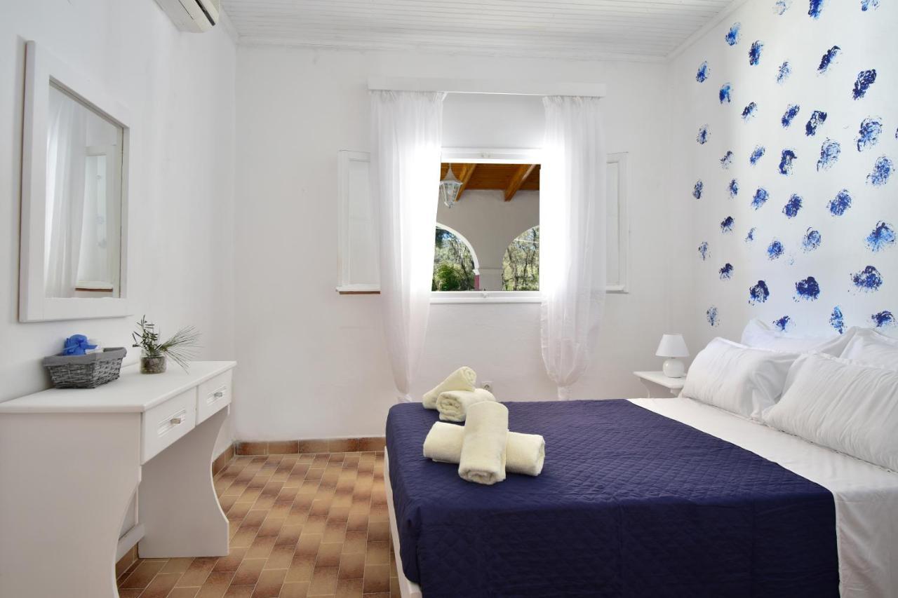 Merlyn Rooms Into The Nature, 100M From The Beach Dafnila Extérieur photo