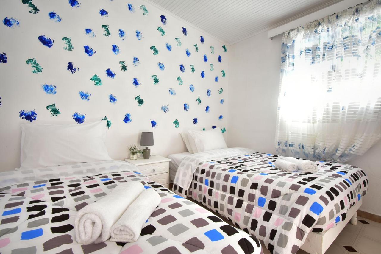 Merlyn Rooms Into The Nature, 100M From The Beach Dafnila Extérieur photo