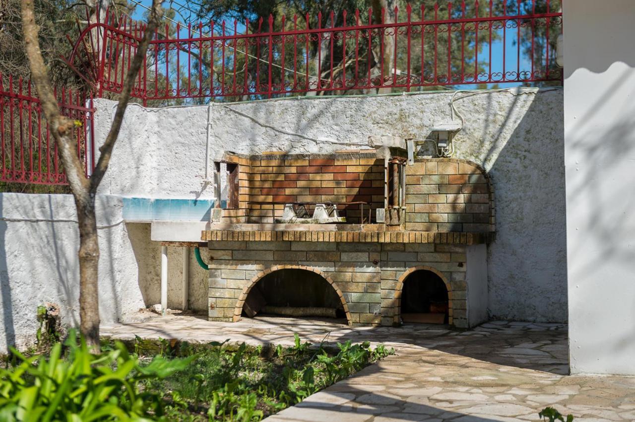 Merlyn Rooms Into The Nature, 100M From The Beach Dafnila Extérieur photo